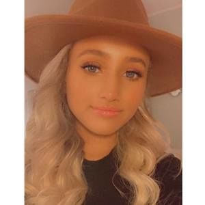 Meet your Posher, Victoria